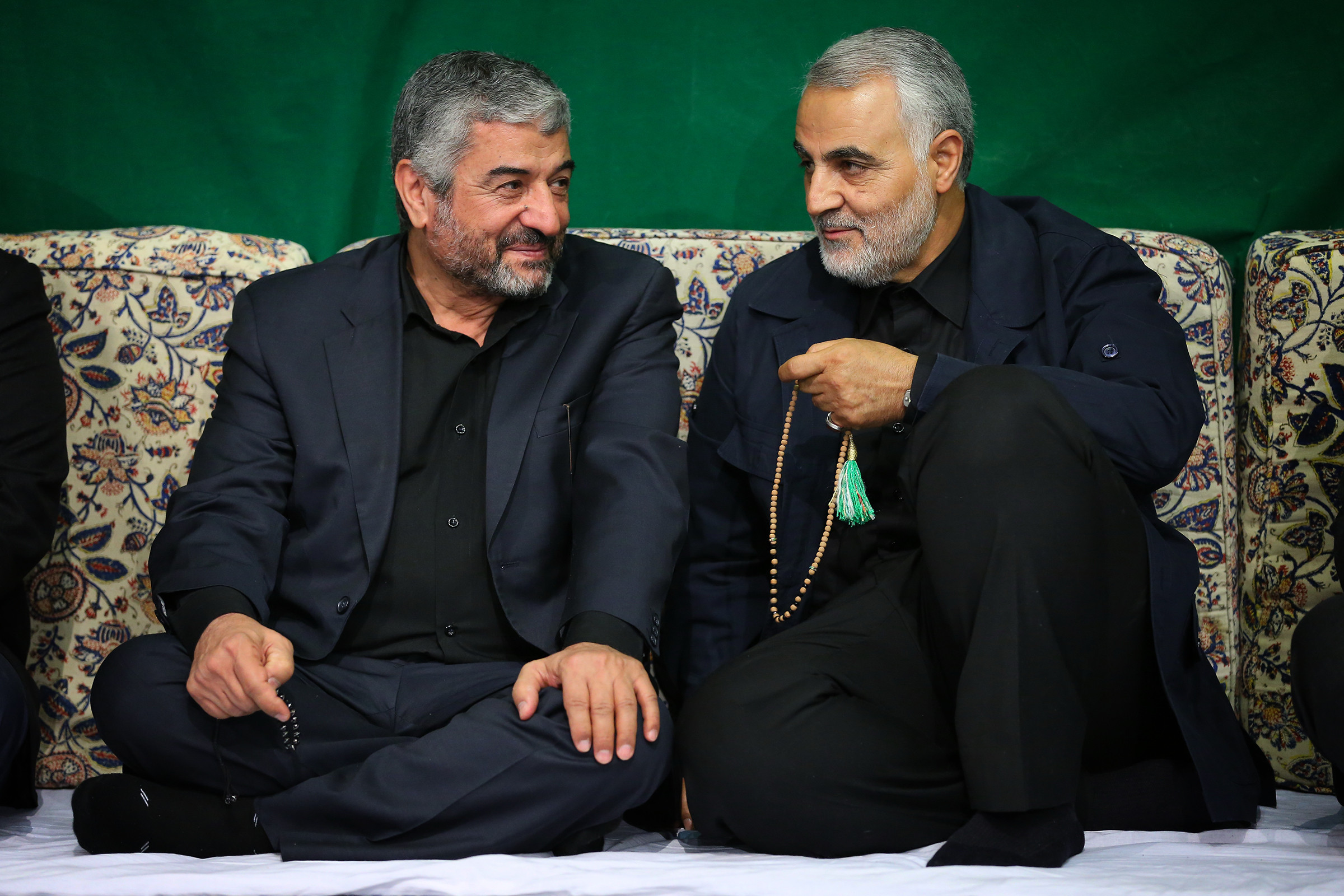 Qasem Soleiman, der die Qods-Einheit befehligt, mit seinem Vorgesetzten, dem Kommandeur der Revolutionsgarden, Mohammad Ali Dschafari. 