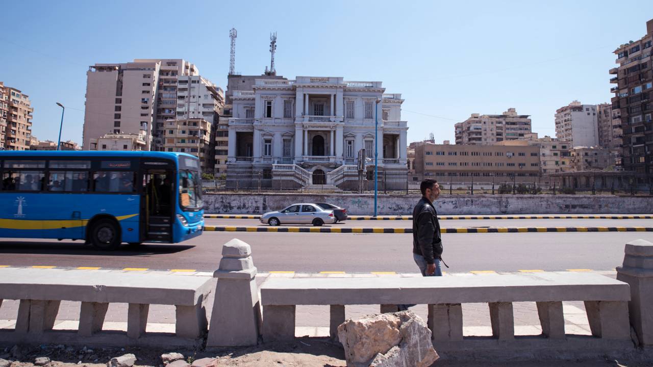 Der Baugrund an der Promenadenstraße von Alexandria ist begehrt. Immobilienmakler nehmen kaum Rücksicht auf das architektonische Erbe der Stadt.